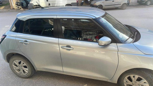 Suzuki Swift avec rétroviseurs électriques